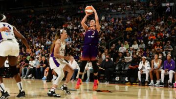 Diana Taurasi Becomes Oldest Player to Score 30 Against Sparks