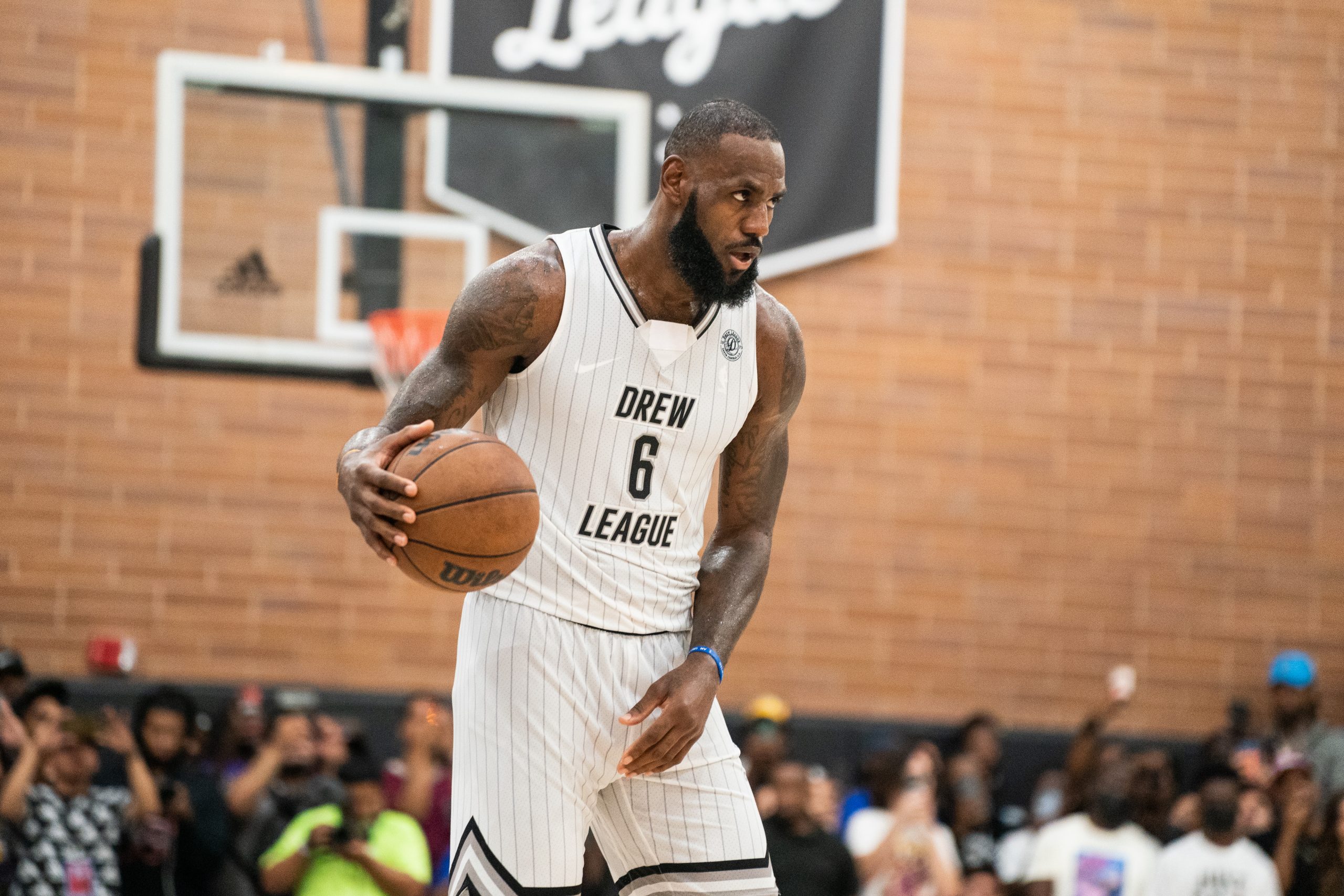 REPORT: Lakers Meet with LeBron James; Agree to Run Offense Through Anthony Davis