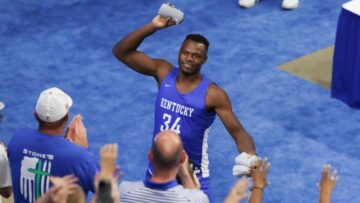 Kentucky’s Oscar Tshiebwe, the reigning player of the year, to