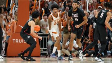 College basketball rankings: Texas makes big leap, Kentucky plummets in