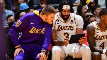 Lakers Working to Get Anthony Davis ‘More Touches’ As ‘Featured’