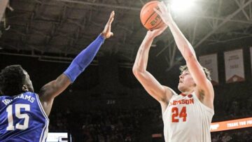 Clemson vs. Wake Forest odds, line, bets: 2022 college basketball