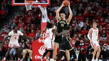 College basketball rankings: Purdue moves up to No. 1, edges
