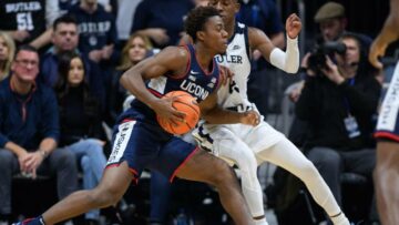 College basketball rankings: UConn moves up to No. 2 in