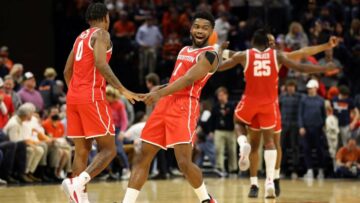 Houston’s steady veterans, talented young players lead Cougars over Virginia