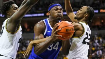 Dribble Handoff: With Kentucky struggling so far, how will the