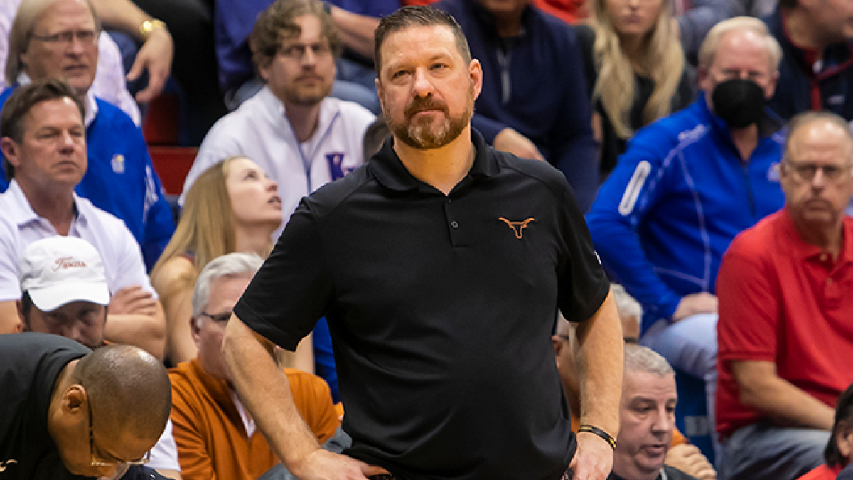 Texas fires coach Chris Beard for cause following arrest on felony charge of assaulting fiancée