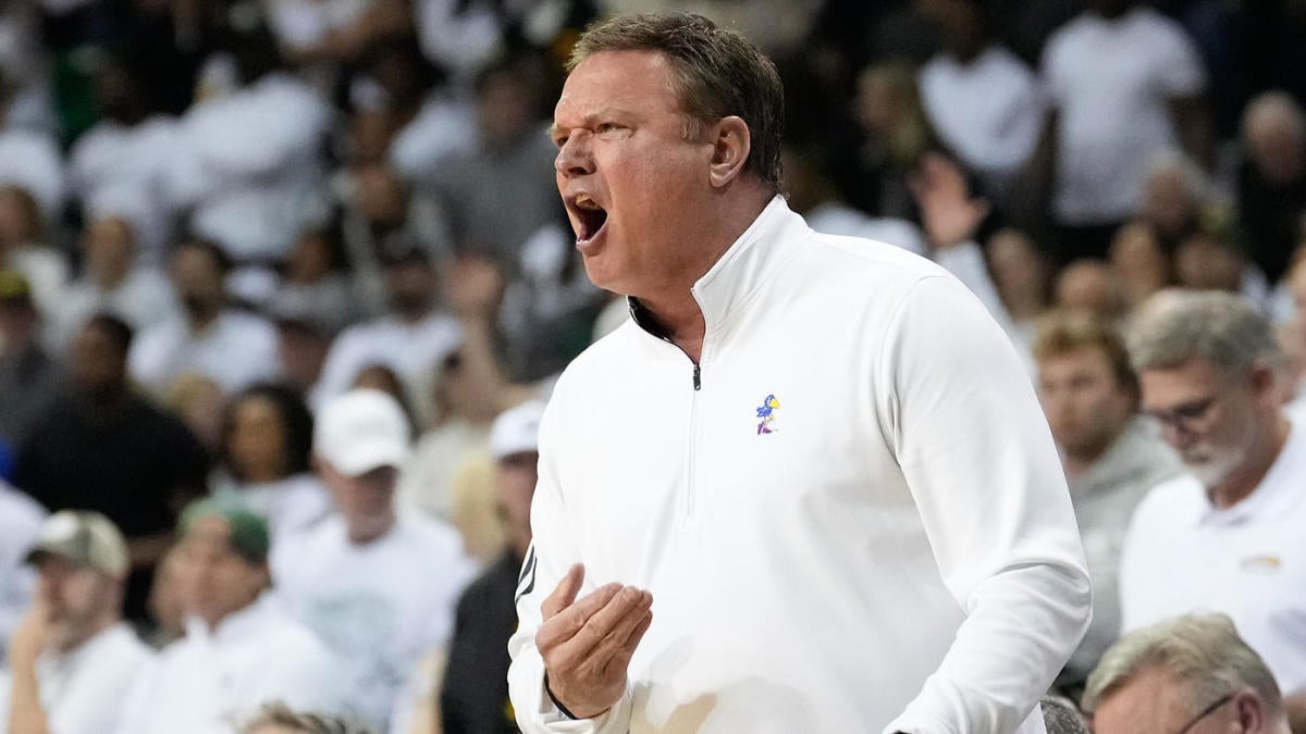 What's going on with the Kansas Jayhawks? Plus, the Lakers make a much-needed move