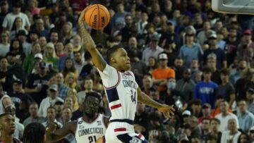 College basketball rankings: UConn tops San Diego State for final