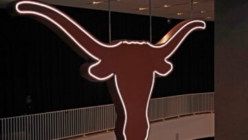 Texas basketball recruiting: Longhorns land five-star guard Tre Johnson, climb