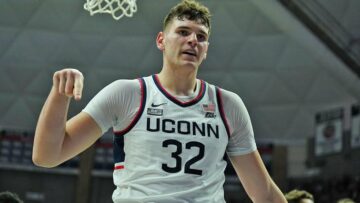 UConn star Donovan Clingan expected to miss 3-4 weeks with