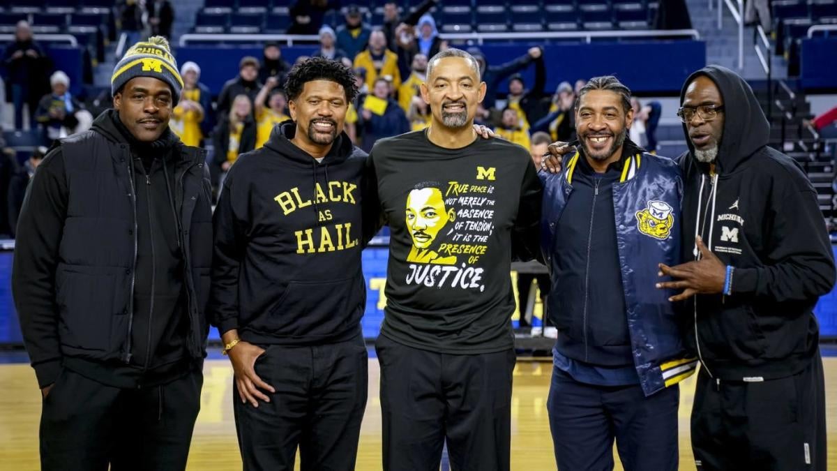 LOOK: Michigan's 'Fab Five' reunite at Crisler Center for first time in three decades